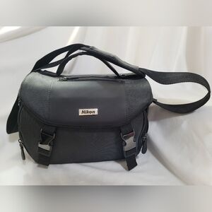 Nikon Camera Bag w/Adjustable Dividers and Shoulder Strap